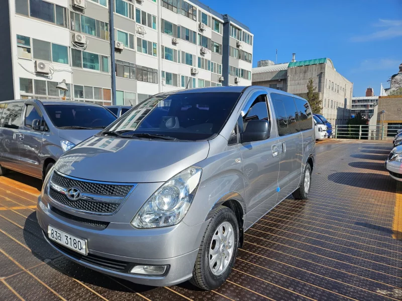 Hyundai Starex