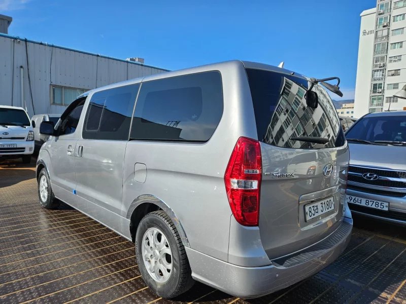 Hyundai Starex