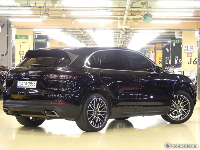 Porsche CAYENNE