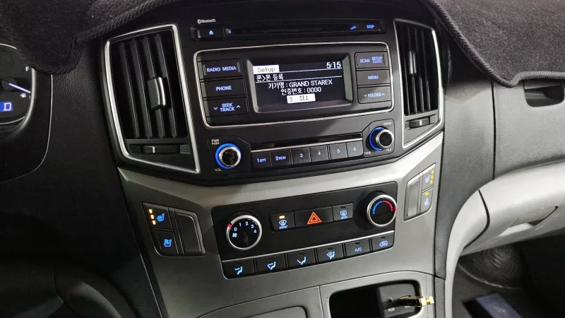 Hyundai Grand Starex