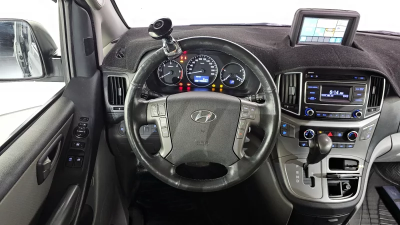 Hyundai Grand Starex