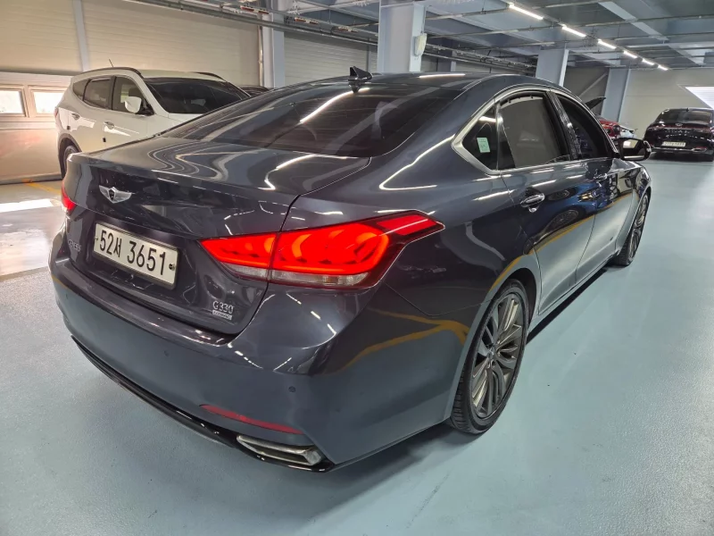 Hyundai Genesis