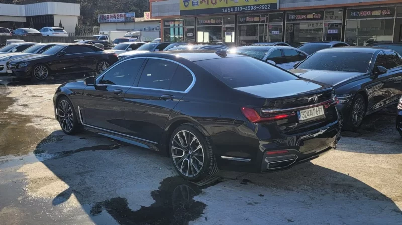 BMW 7-Series