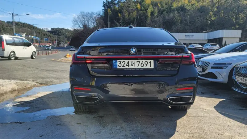 BMW 7-Series