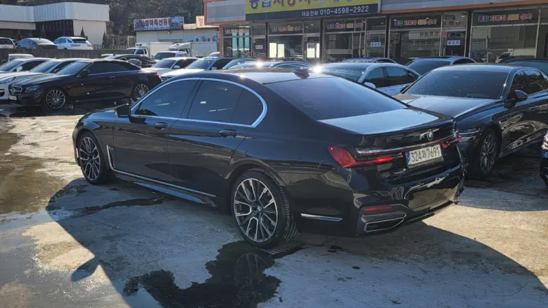 BMW 7-Series