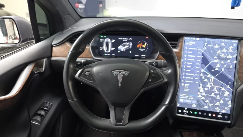 Tesla MODEL X