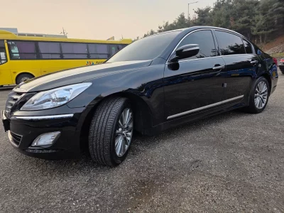 Hyundai Genesis
