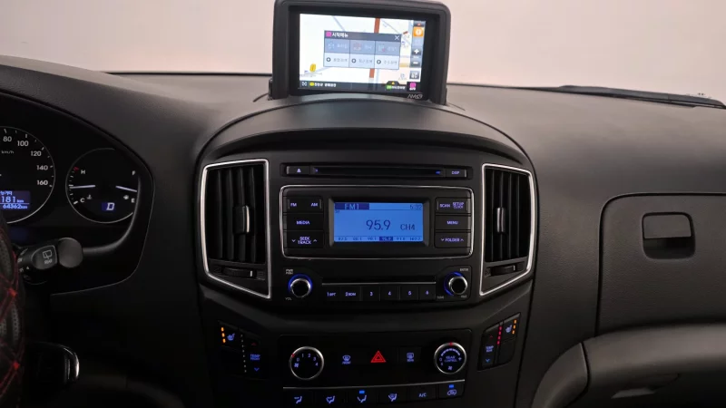 Hyundai Grand Starex