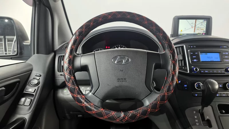 Hyundai Grand Starex