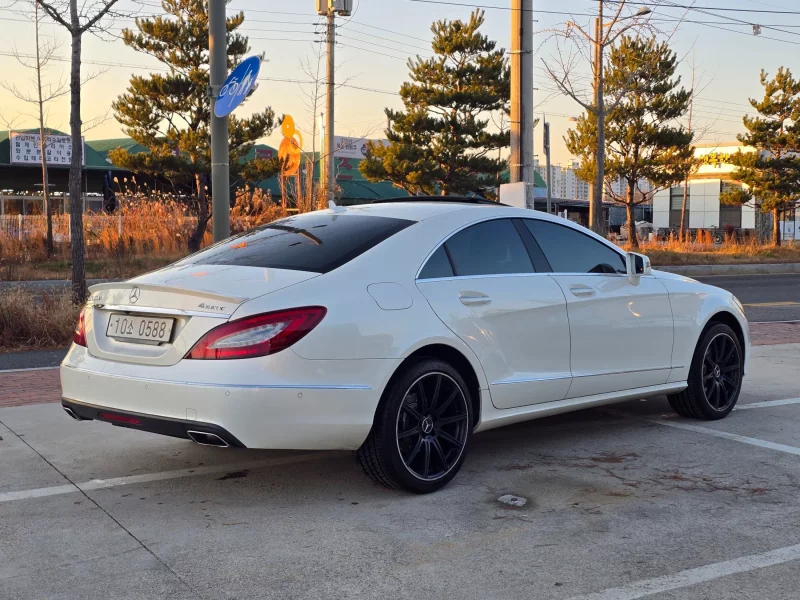 Mercedes-Benz CLS-Class