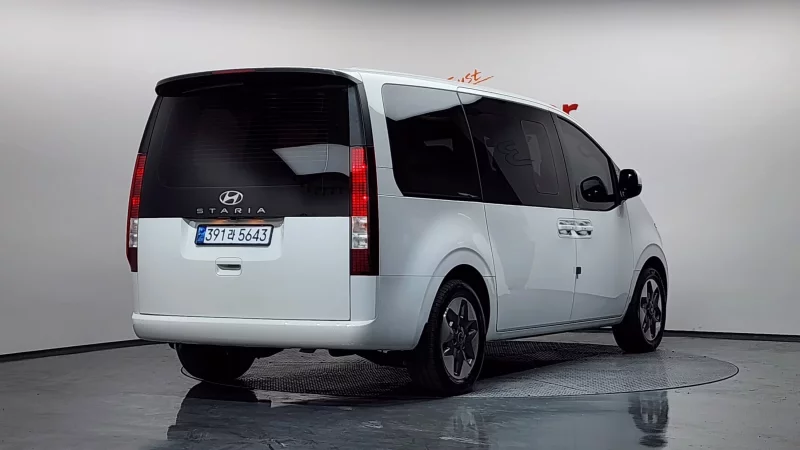 Hyundai Staria