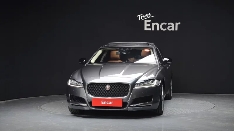 Jaguar XF