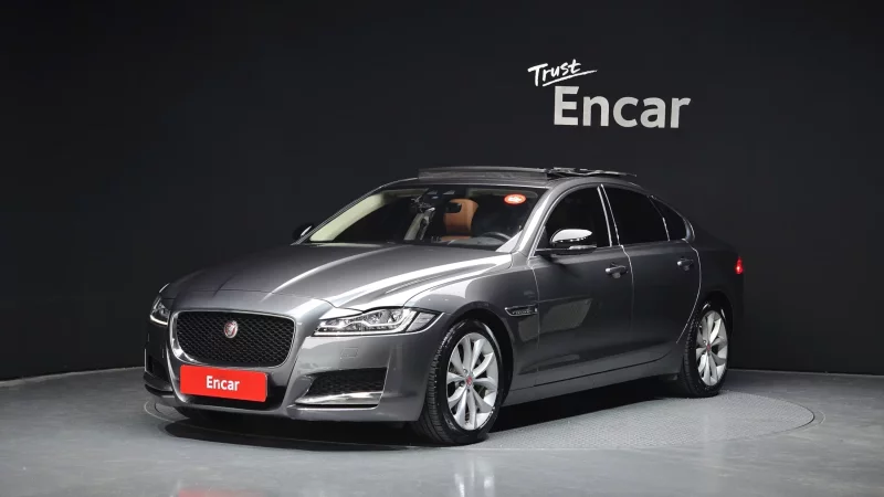 Jaguar XF