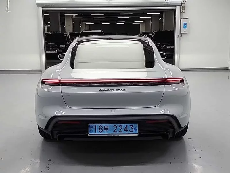 Porsche TAYCAN