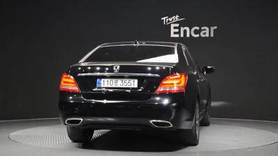 Hyundai Equus