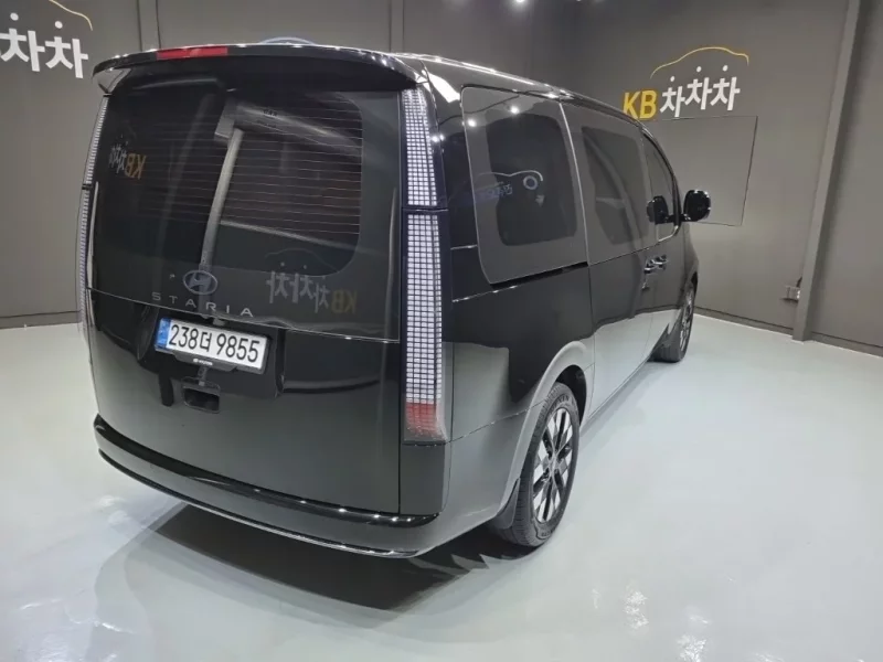 Hyundai Staria