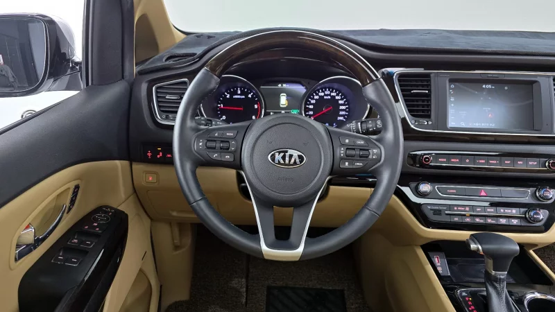 Kia Carnival