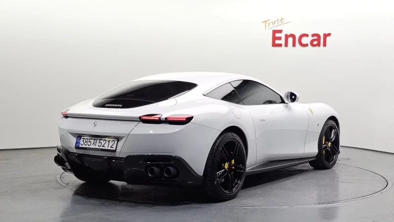 Ferrari ROMA