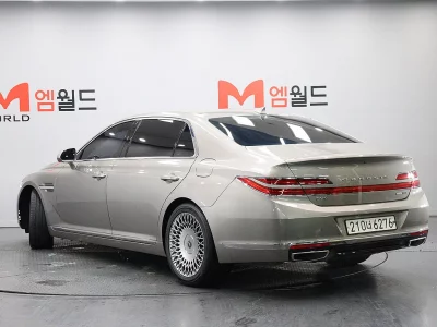 Genesis G90