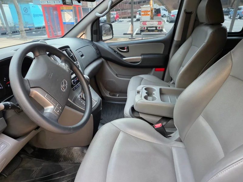 Hyundai Grand Starex