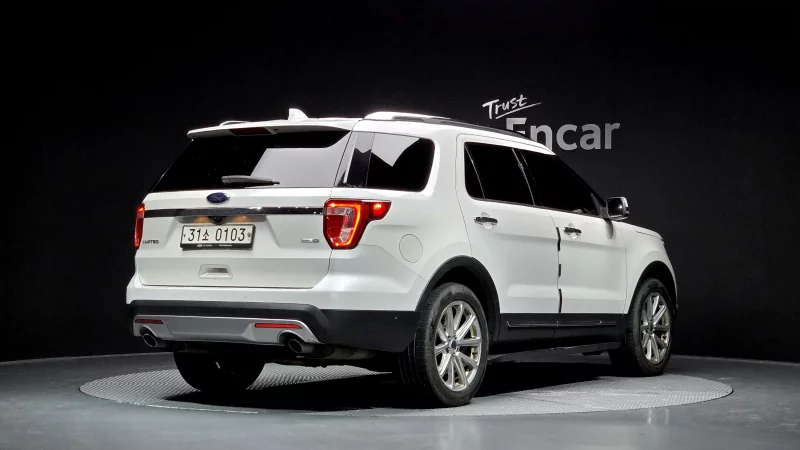 Ford EXPLORER