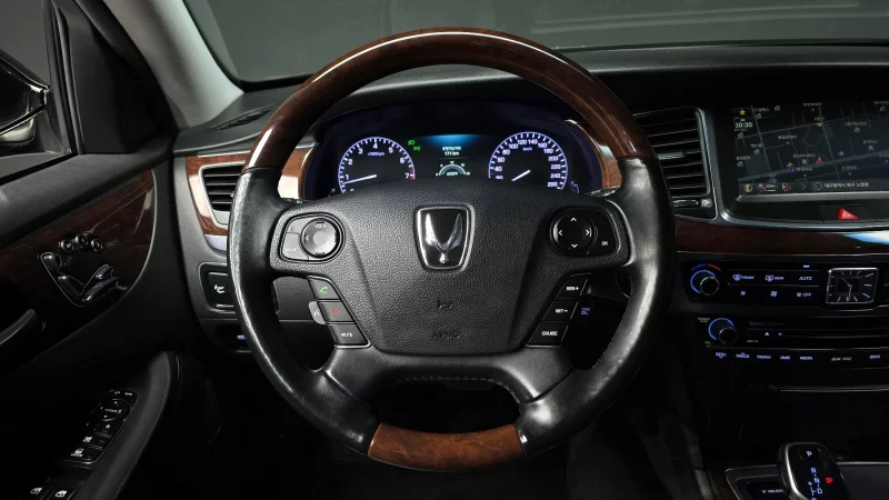 Hyundai Equus