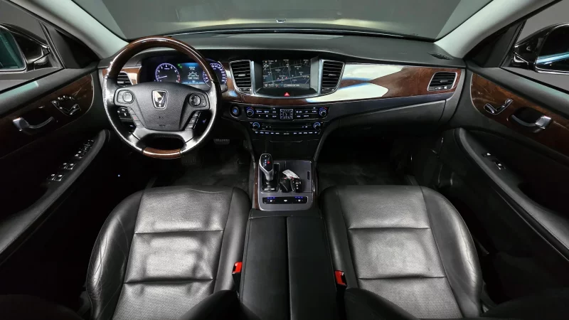 Hyundai Equus
