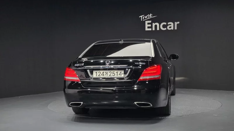 Hyundai Equus