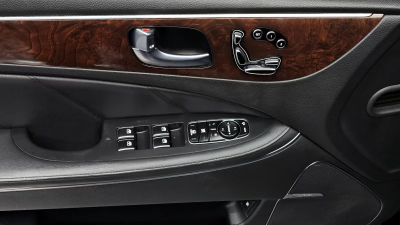 Hyundai Equus