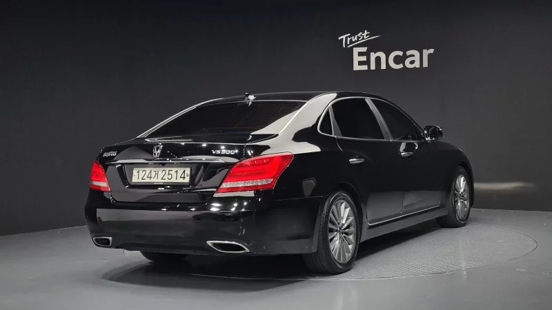 Hyundai Equus