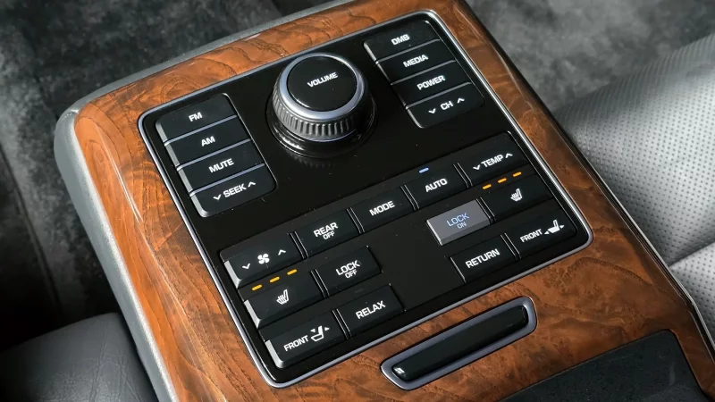 Hyundai Equus