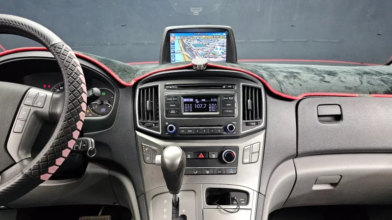 Hyundai Grand Starex