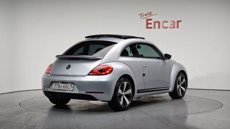 Volkswagen BEETLE