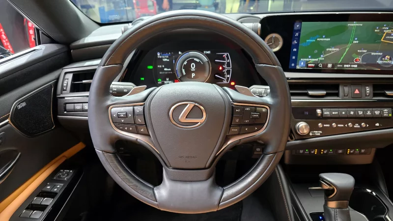 Lexus ES