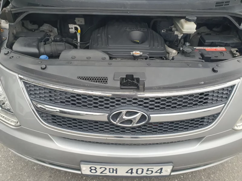 Hyundai Starex