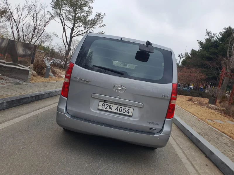 Hyundai Starex