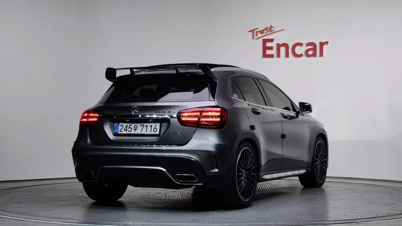 Mercedes-Benz GLA-Class