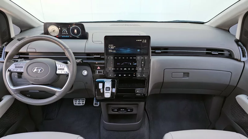 Hyundai Staria