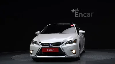 Lexus CT200h
