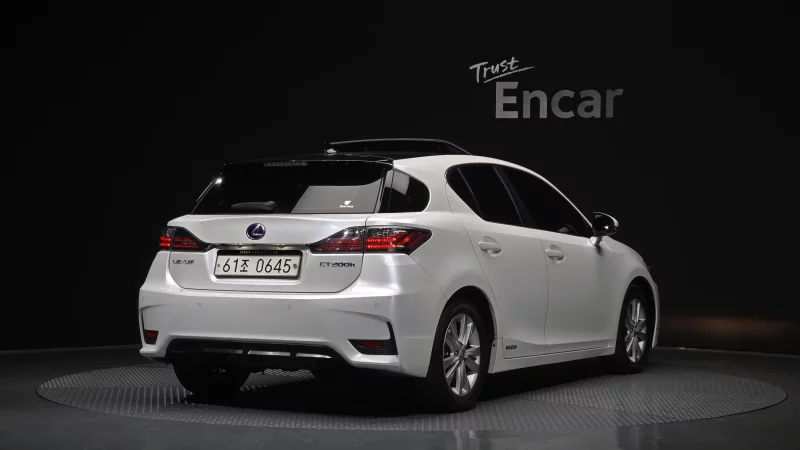 Lexus CT200h