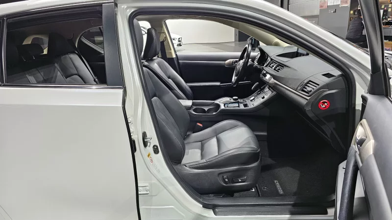 Lexus CT200h