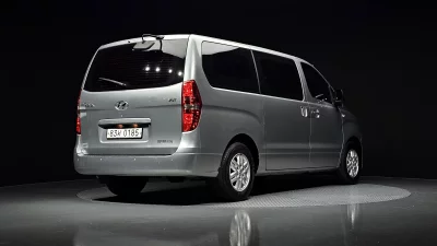 Hyundai Starex