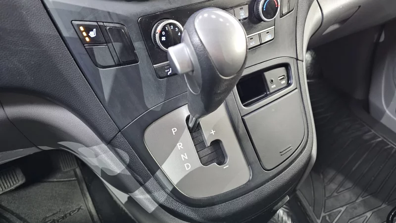 Hyundai Grand Starex