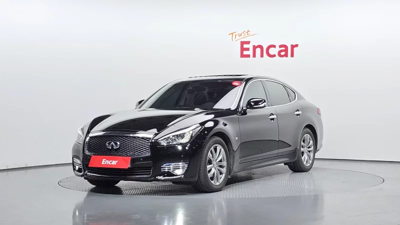 Infiniti Q70