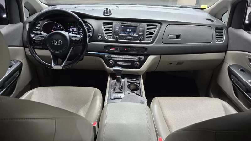 Kia Carnival