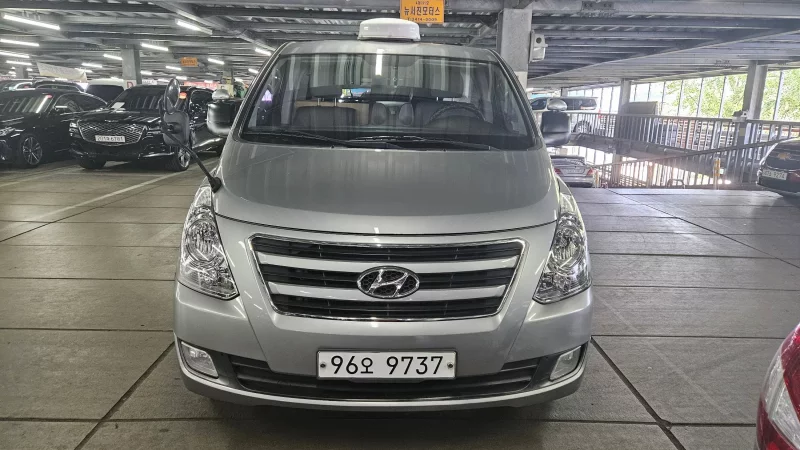 Hyundai Starex