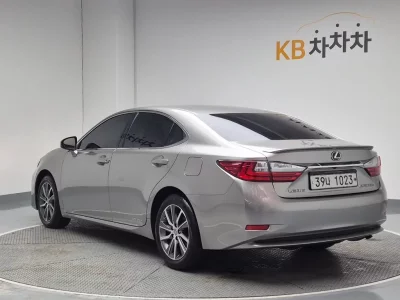 Lexus ES300h