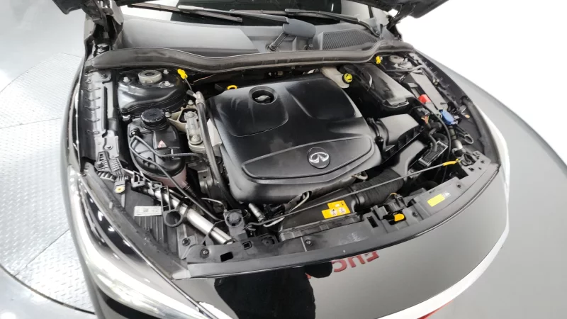 Infiniti Q30