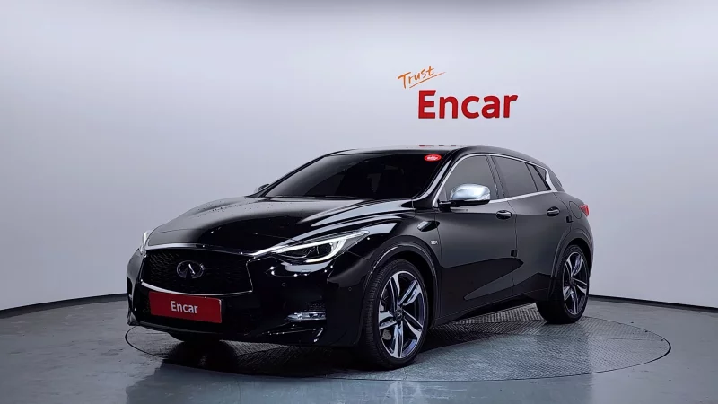 Infiniti Q30