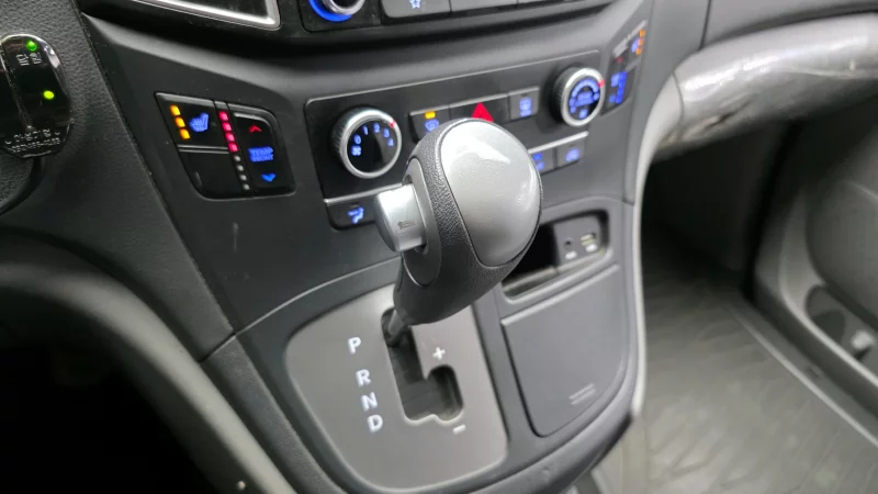 Hyundai Grand Starex